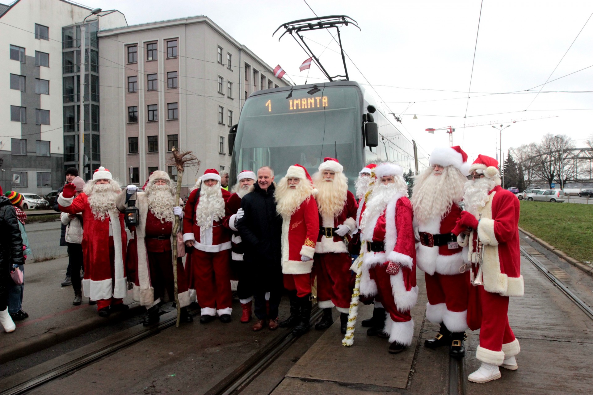 REALSPIEDZIVOJUMS.LV, Dīdžejmeitene Maija Rozīte, Ziemasvētku vecīši Sandijs Krastiņš un Ainārs Ašaks - ikviens aicināts Vecrīgā 8.decembrī (Attēls 1)