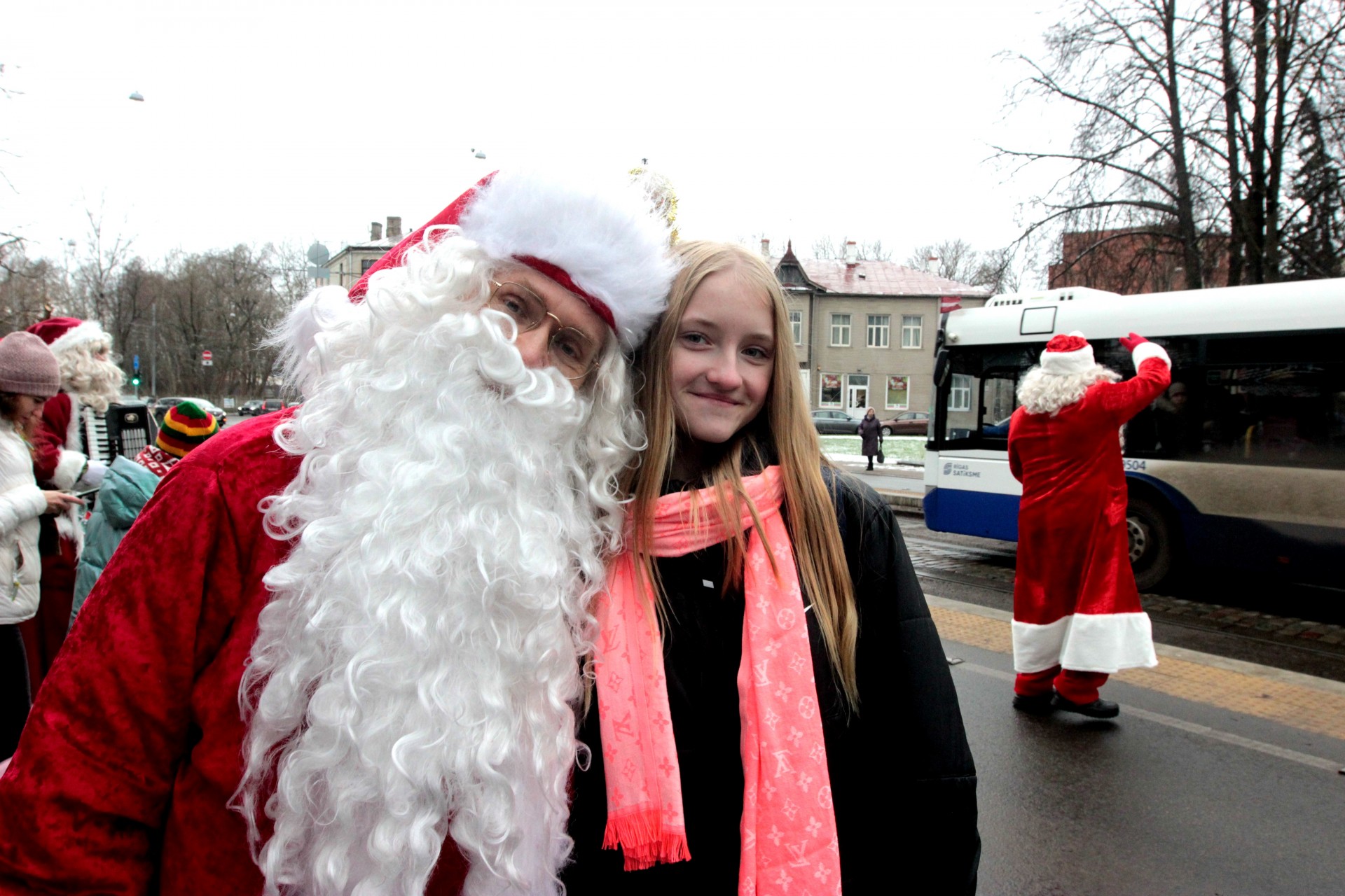 REALSPIEDZIVOJUMS.LV, Dīdžejmeitene Maija Rozīte, Ziemasvētku vecīši Sandijs Krastiņš un Ainārs Ašaks - ikviens aicināts Vecrīgā 8.decembrī (Attēls 3)